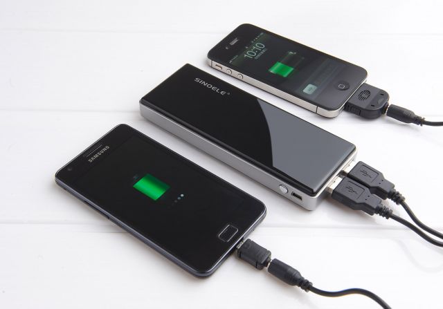 स्मार्टफोन की बैटरी के कुछ झूठ जिन पर यूजर्स करते है यकीन