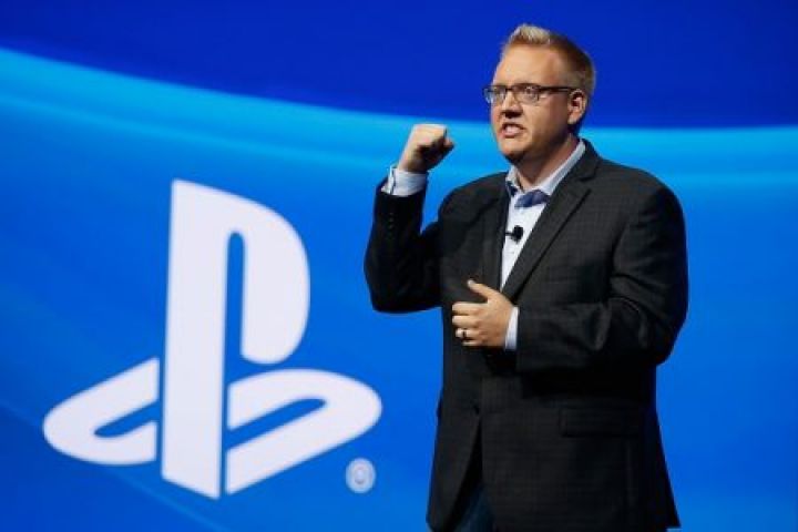 PlayStation VP 'Adam Boyes' is leaving Soni!
