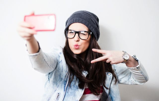 Viewing others 'Selfies' may harm your self-esteem !