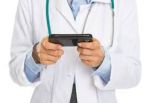 It is a very intuitive app that enables doctors to write prescriptions in a few seconds