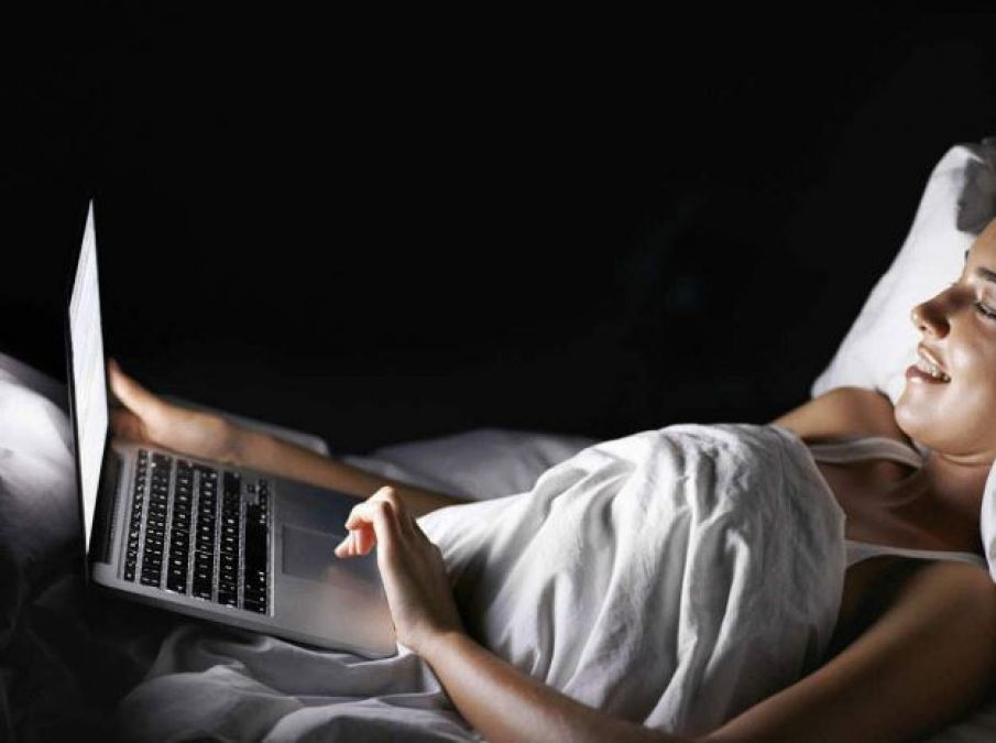 Live English Sex - There Are 3 Types Of Porn Watchers, Know About Them | News Track ...