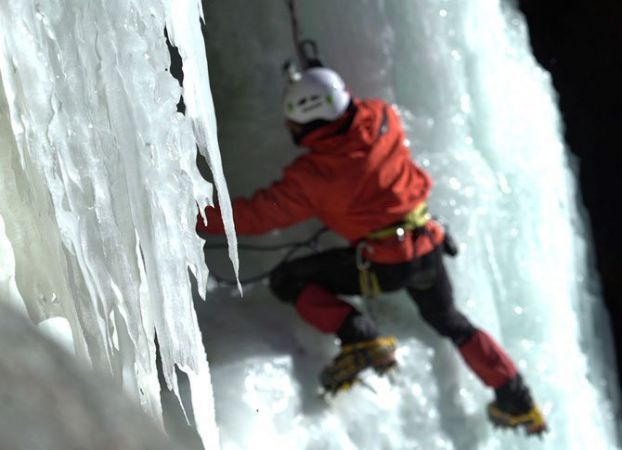 Frozen Waterfall पर की गई है 35 लाख रुपये की शूटिंग