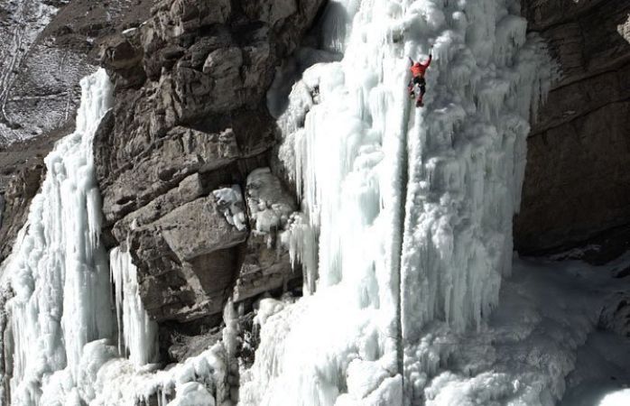 Frozen Waterfall पर की गई है 35 लाख रुपये की शूटिंग