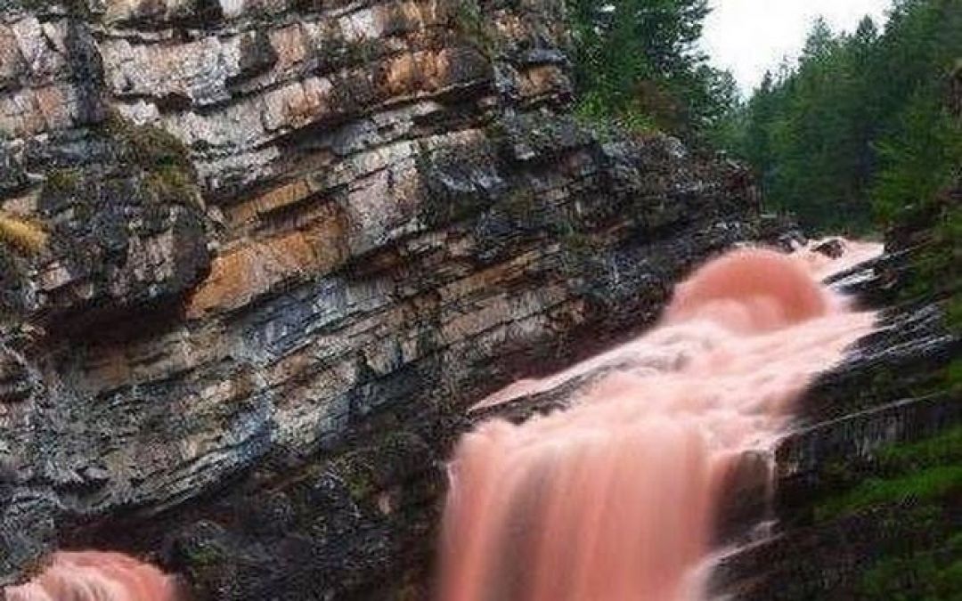 What will you say after seeing these strange waterfalls?