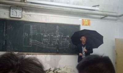 चीन में फेमस हुए छतरी वाले अध्यापक