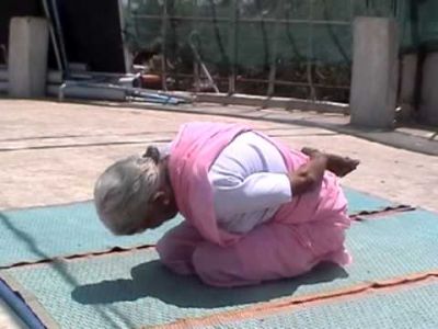 Video : जो योग में अच्छे अच्छे नहीं कर पाते, वो 98 साल की दादी कर लेती हैं