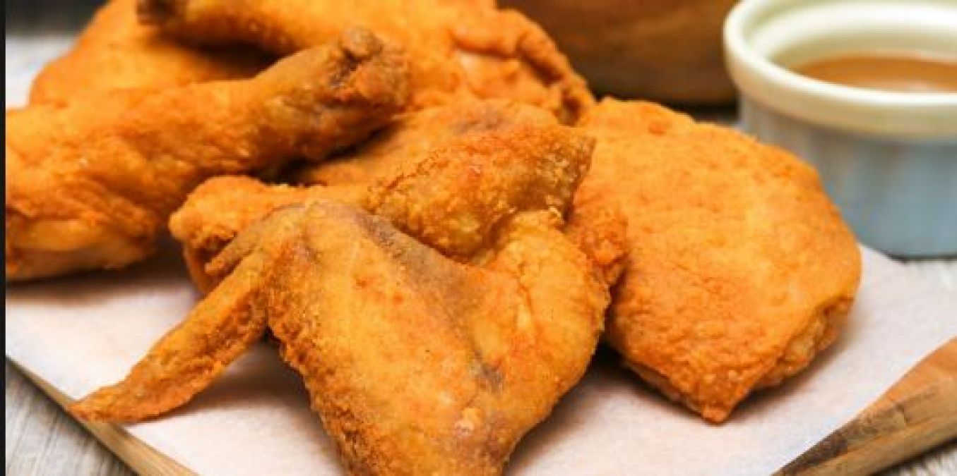 OMG! After finding less chicken pieces from the restaurant, the woman called the police.