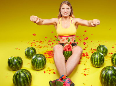 This woman crushes big melons between thighs, sets world record