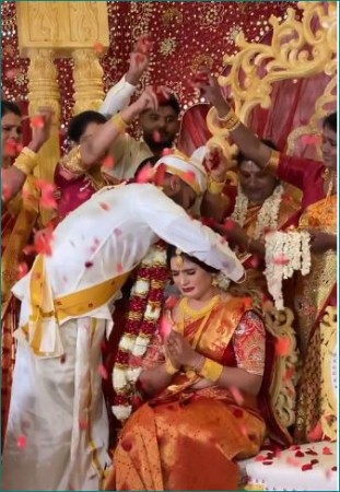 VIDEO: Groom wears Mangalsutra, bride cries bitterly