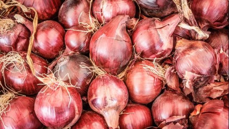 Many people got ill after eating infected onions
