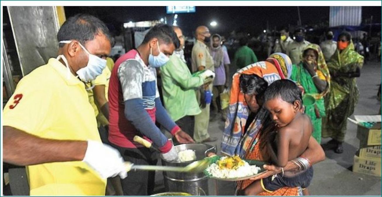 This young man feeds 100 beggars daily with his pension