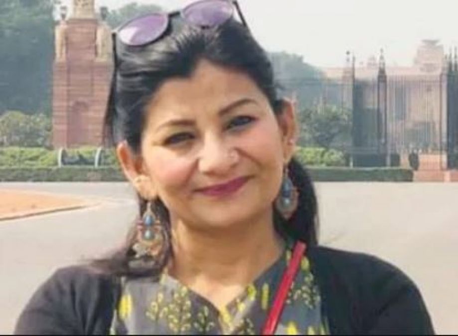 विदेश में कर रहे थे लोग तिरंगे का अपमान, भारतीय महिला पत्रकार ने सिखाया सबक