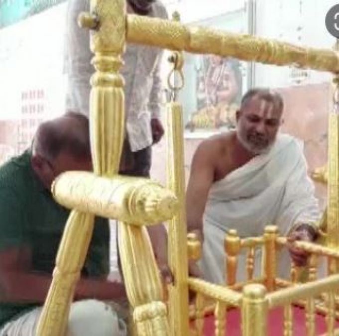 Swing worth 25 lakh installed for Shri Krishna in this temple
