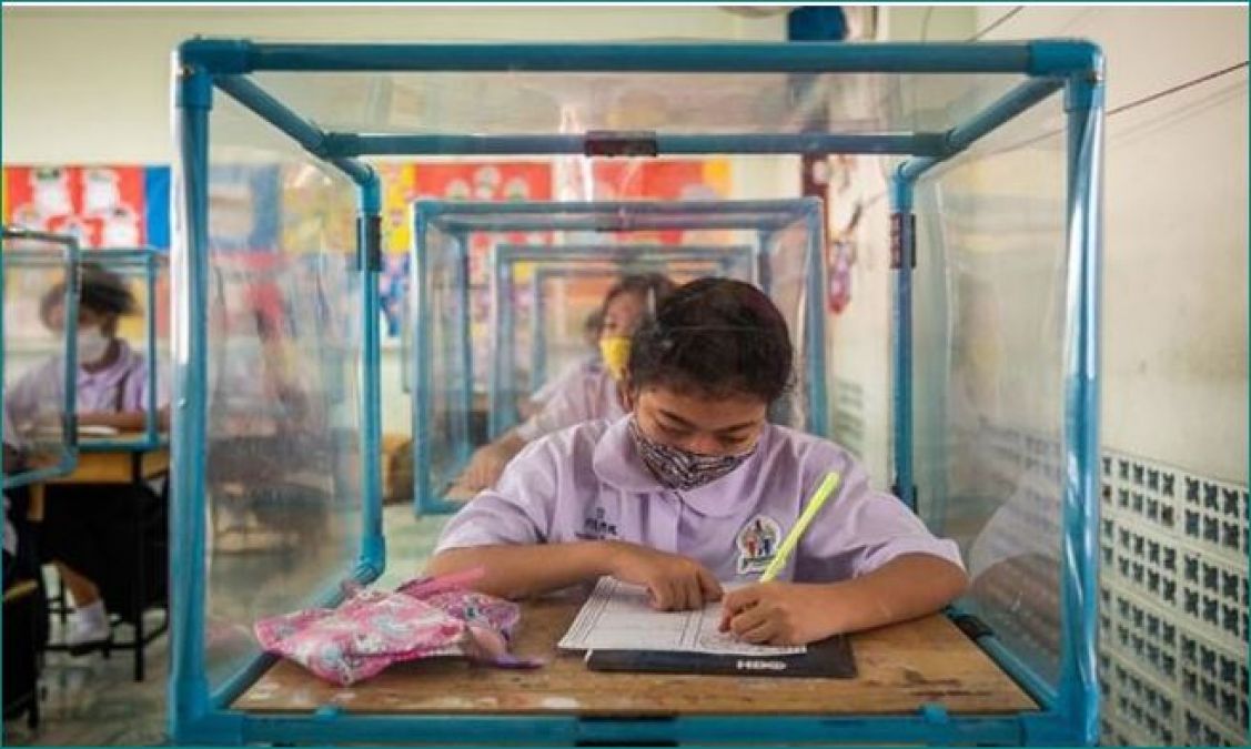 कोरोना के बाद बदल गई थाईलैंड के स्कूल के बच्चों की जिंदगी