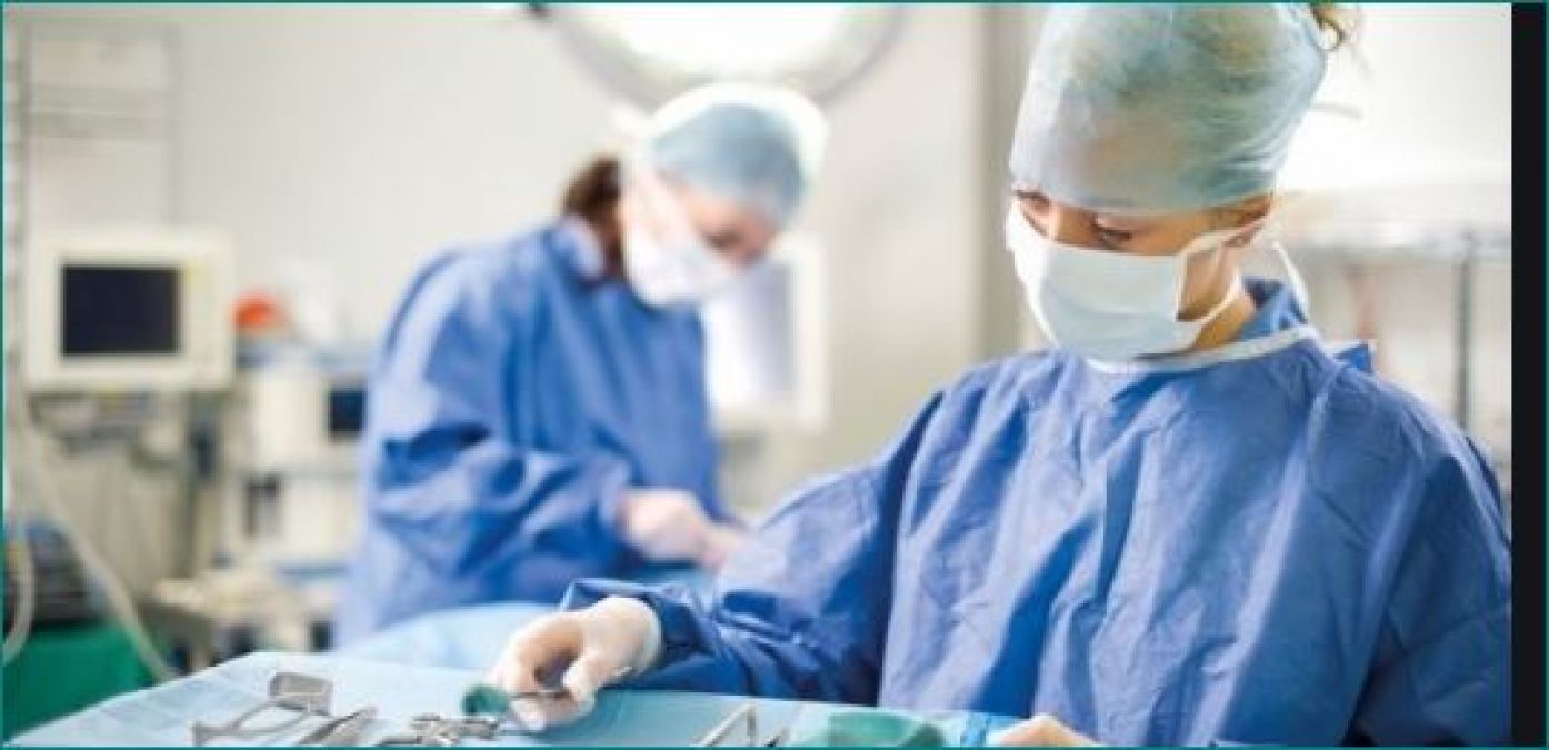 During operation, Doctor left Towel in woman's abdomen during surgery