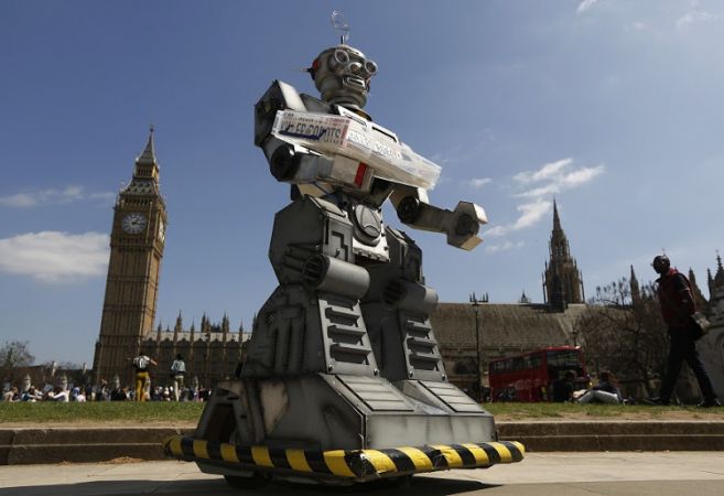 किलर रोबोट्स के प्रोडक्शन पर रोक की मांग