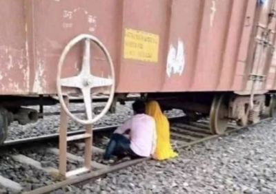 Railways turned out to be the enemy of love; this Picture is giving the Proof!