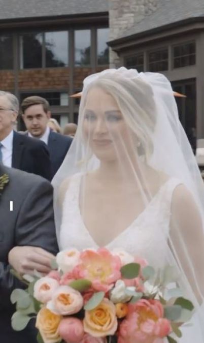 Groom starts crying when he sees bride on wedding day