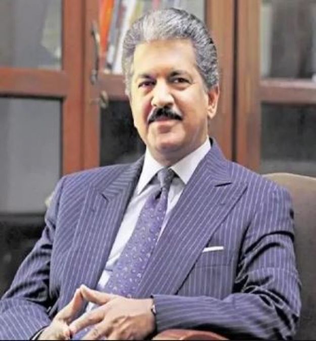 Anand Mahindra explained the unique way of charging mobile
