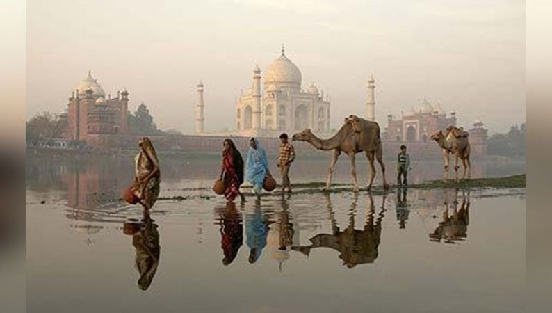 ये है वो तस्वीरें जो ताजमहल के अलग-अलग नज़ारे दिखाती है