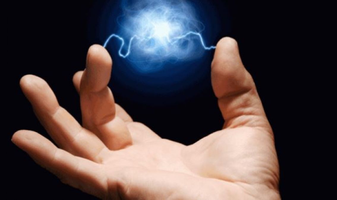 Have you ever been electrocuted by touching or shaking hands in cold? Know reason for this