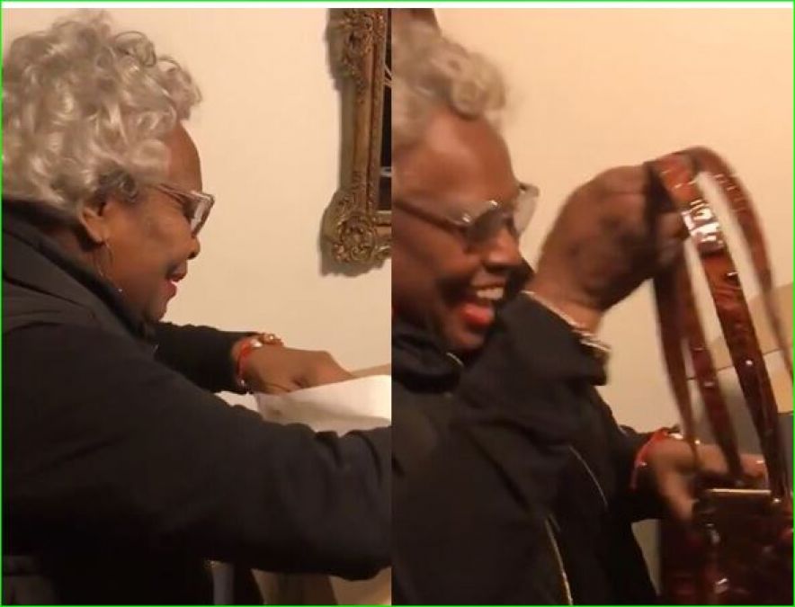 Grandma wants to buy purse for last 20 years, dances happily after receiving