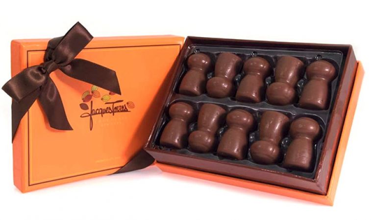 Chocolate Day : अपनी गर्लफ्रेंड को दें ये Imported चॉकलेट, हो जाएँगी खुश