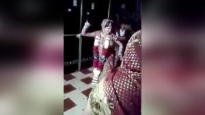 पंजाबी गाने पर दुल्हन ने जमकर लगाए ठुमके, विडियो हो रहा वायरल