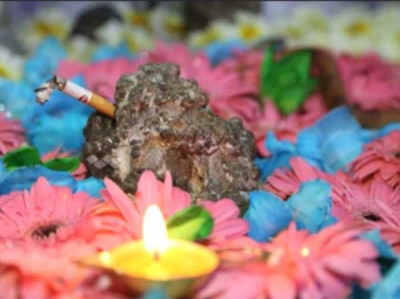 इस मंदिर में सिगरेट पीते है भोलेबाबा