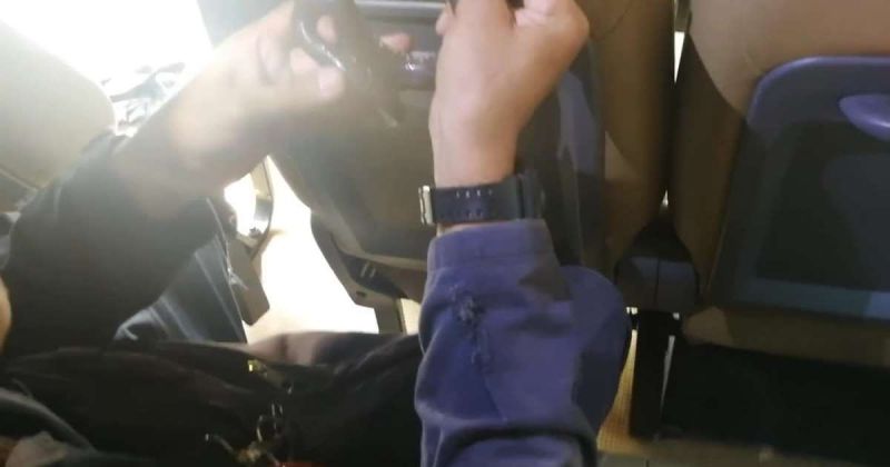 Video : महिला को दिखा बस सीट में सांप, डरकर हुई ये हालत