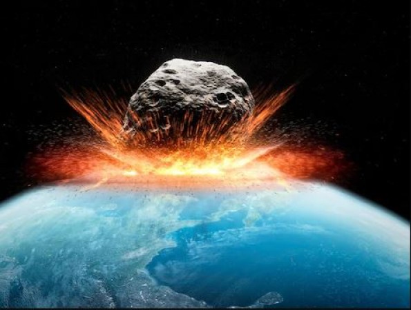 OMG ! धरती के पास से कभी भी गुजर सकता है विशाल पत्थर, वैज्ञानिकों ने दी चेतावनी