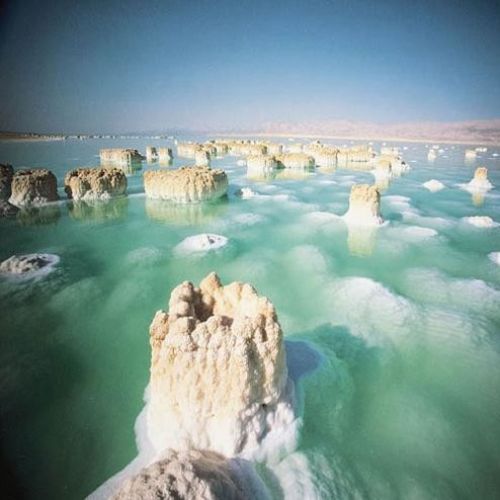 Dead Sea के नाम से मशहूर है ये समुद्र, जिसमे नही डूबता कोई