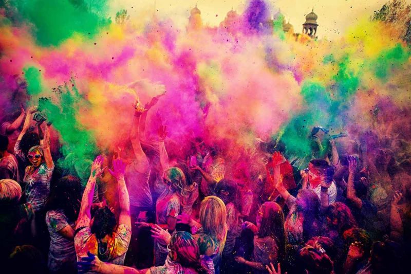 रंगो और खुशहाली के साथ मनाए होली का त्यौहार, लेकिन ना करे ये गलती