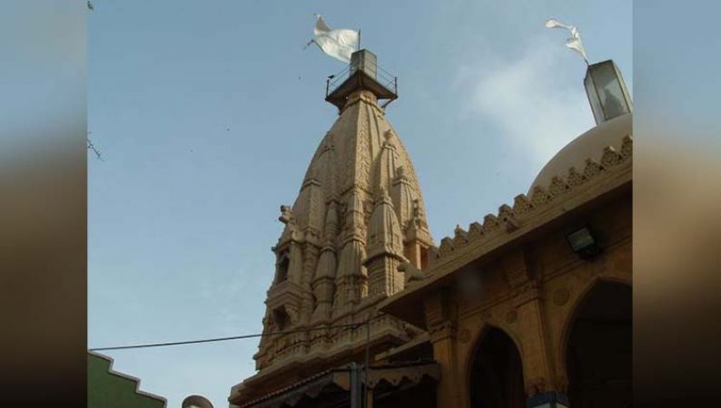 पाकिस्तान के इन हिन्दू मंदिरो में हर मुस्लिम का झुकता है सिर