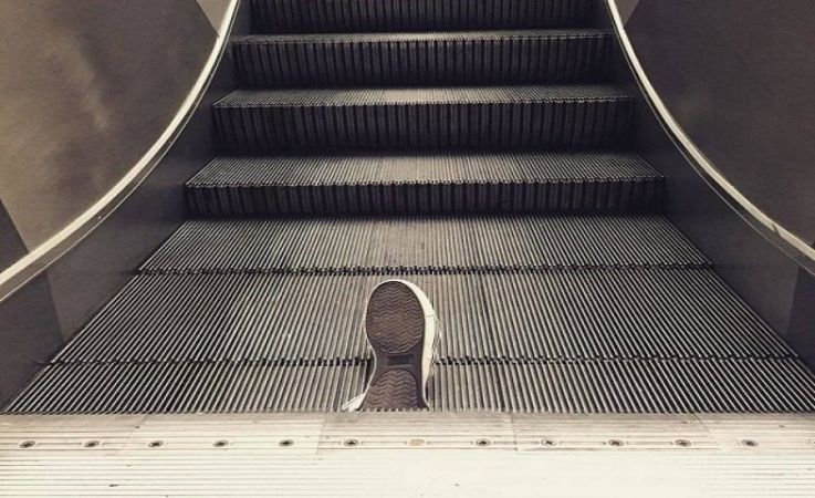 हैरान रह जायेंगे Escalator के एक्सीडेंट की इन तस्वीरों को देखकर