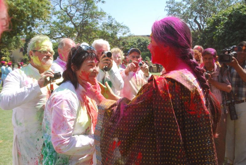 होली मनाने यहाँ दूर-दूर से आते है लोग, जानिए क्या है ख़ास