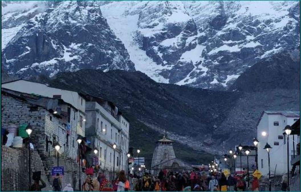 This rock came amidst a severe deluge for survival of 'Kedarnath Temple'