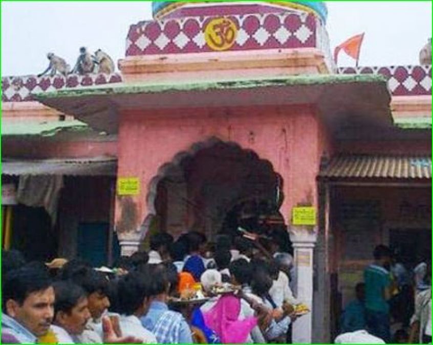 Temple of three-eyed Ganpati, people send letters here