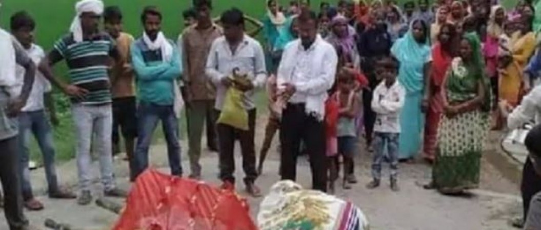 After monkey's death, mourning spread in this village, last rites performed according to Hindu customs