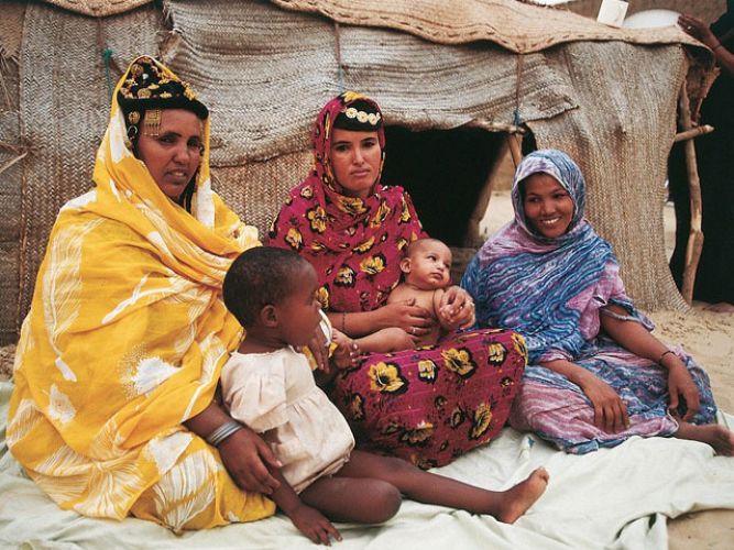 साउथ अफ्रीका के गांव में महिलाएं रहती हैं आज़ाद और पुरुष रहते हैं परदे में