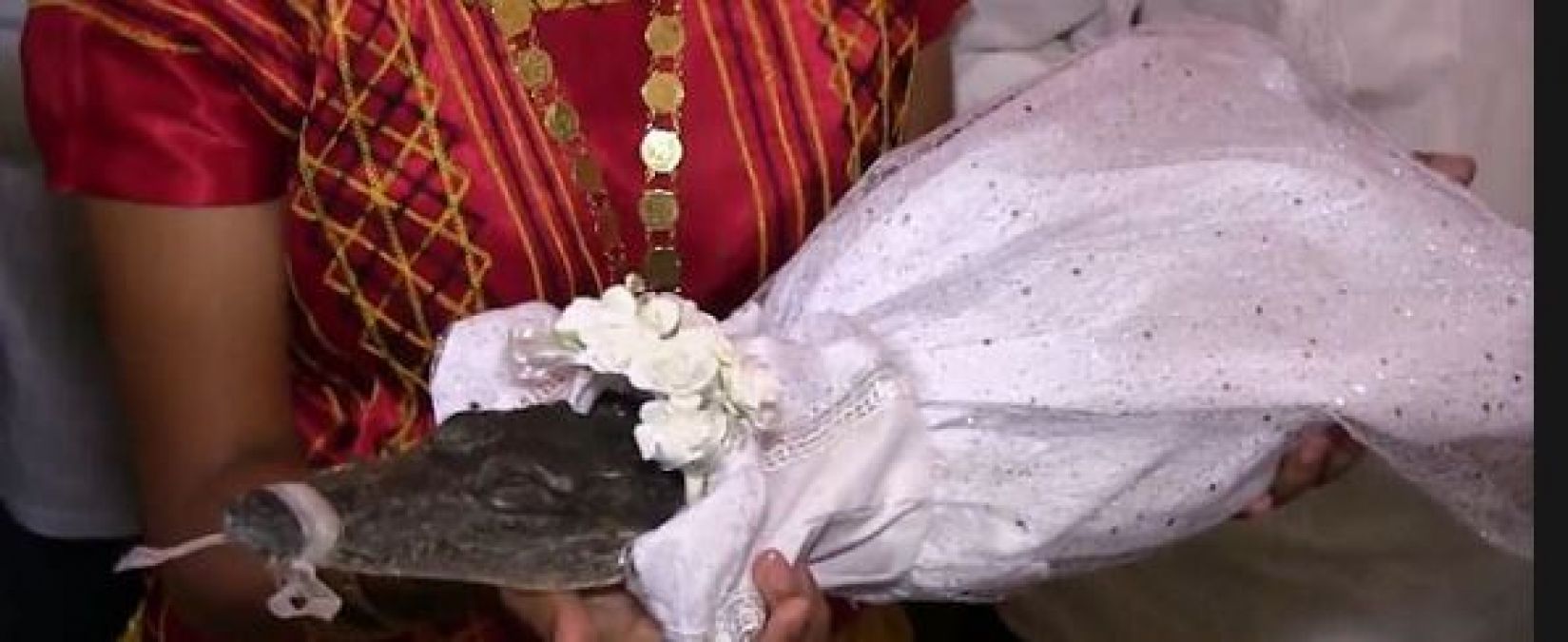 Mayor here married a crocodile, thousands of people gathered to see