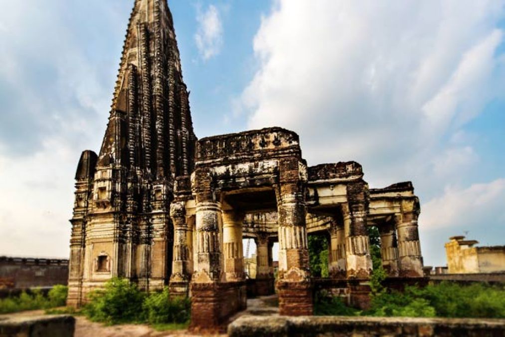 पाकिस्तान में 72 साल बाद खुला 1000 साल पुराना शिवाला मंदिर..