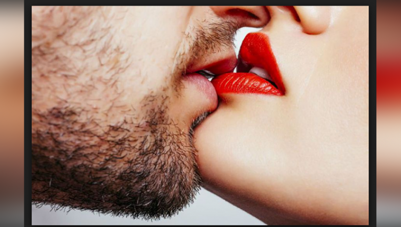 International Kissing Day : ऐसे किस करेंगे तो लवर हो जाएगा आपका दीवाना
