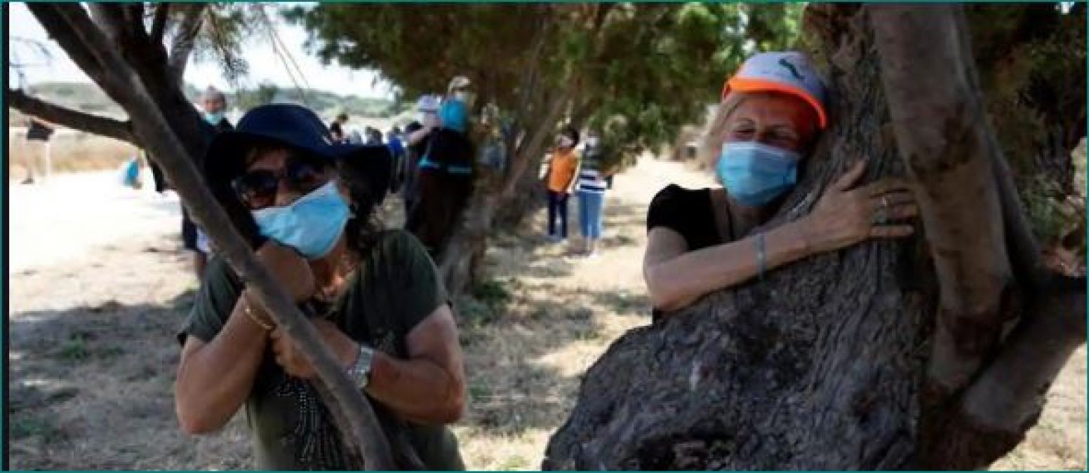 Missing loved ones? Israel starts initiative of embracing nature, hugging trees and finding love