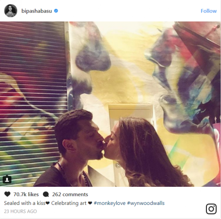 बिपाशा बसु ने शेयर की हबी के साथ Kissing फोटो, हो रही वायरल