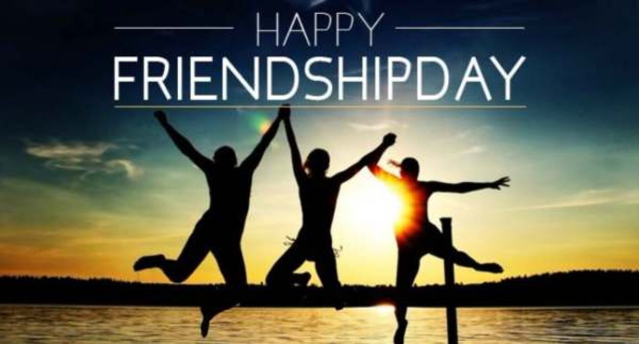 Friendship Day : व्यस्त होने के कारण दोस्तों को नहीं दें पाते समय, तो ऐसे मनाए फ्रेंडशिप डे