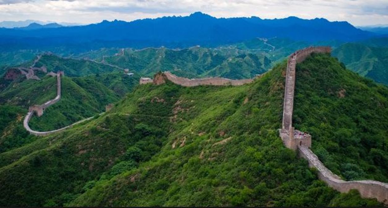 चीन में कुछ इस नाम से जानते हैं चीन की विशाल को दीवार को, जानें फैक्ट्स