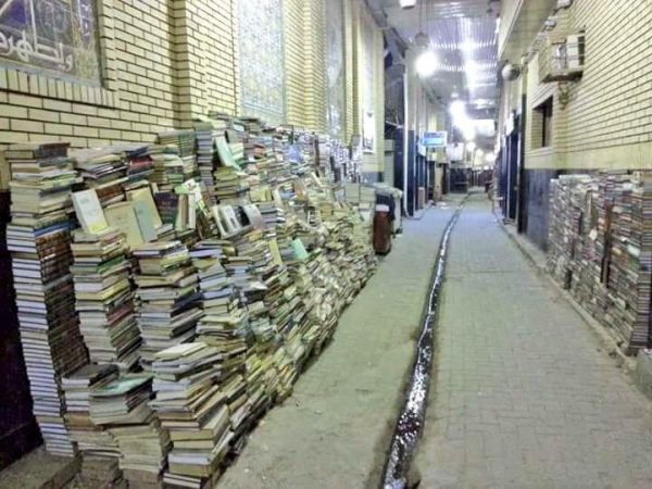 यहां गलियों में रखी रहती है किताबें, ना पढ़ने वाला इसे चुराता है ना चोर इसे ले जाता है