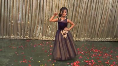 Video : 'चिट्टियां कलाइयां' पर इस बच्ची ने किया बहुत ही प्यारा डांस