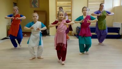 Video : इन विदेशी बच्चों का क्लासिकल डांस नहीं देखा तो क्या देखा आपने